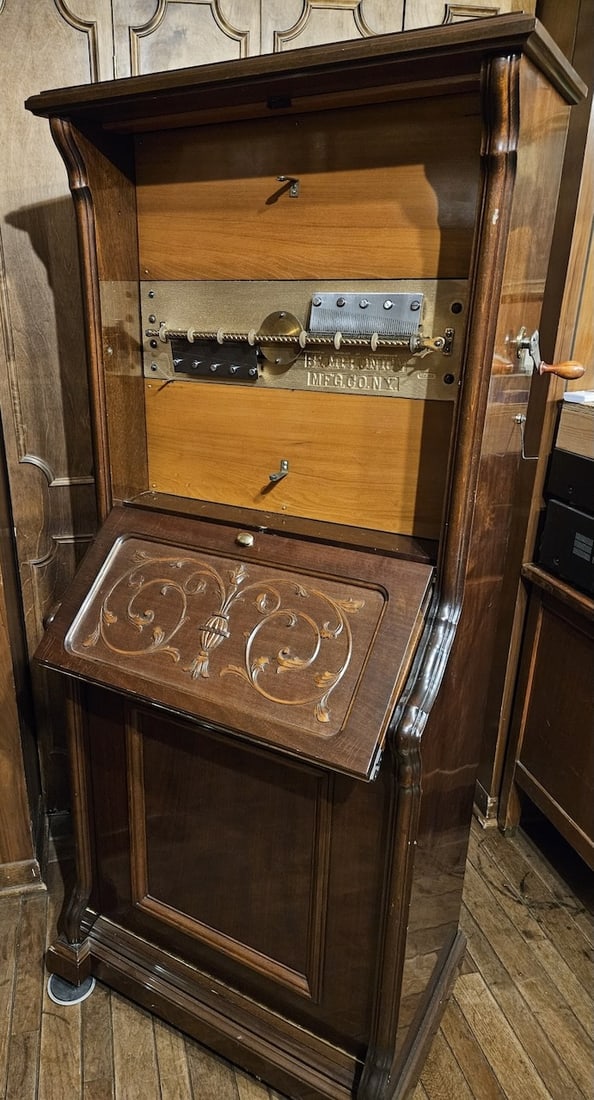 Rare Symphonion Manufacturing Co., New York 17 3/4" Disc Music Box (1 of 7)