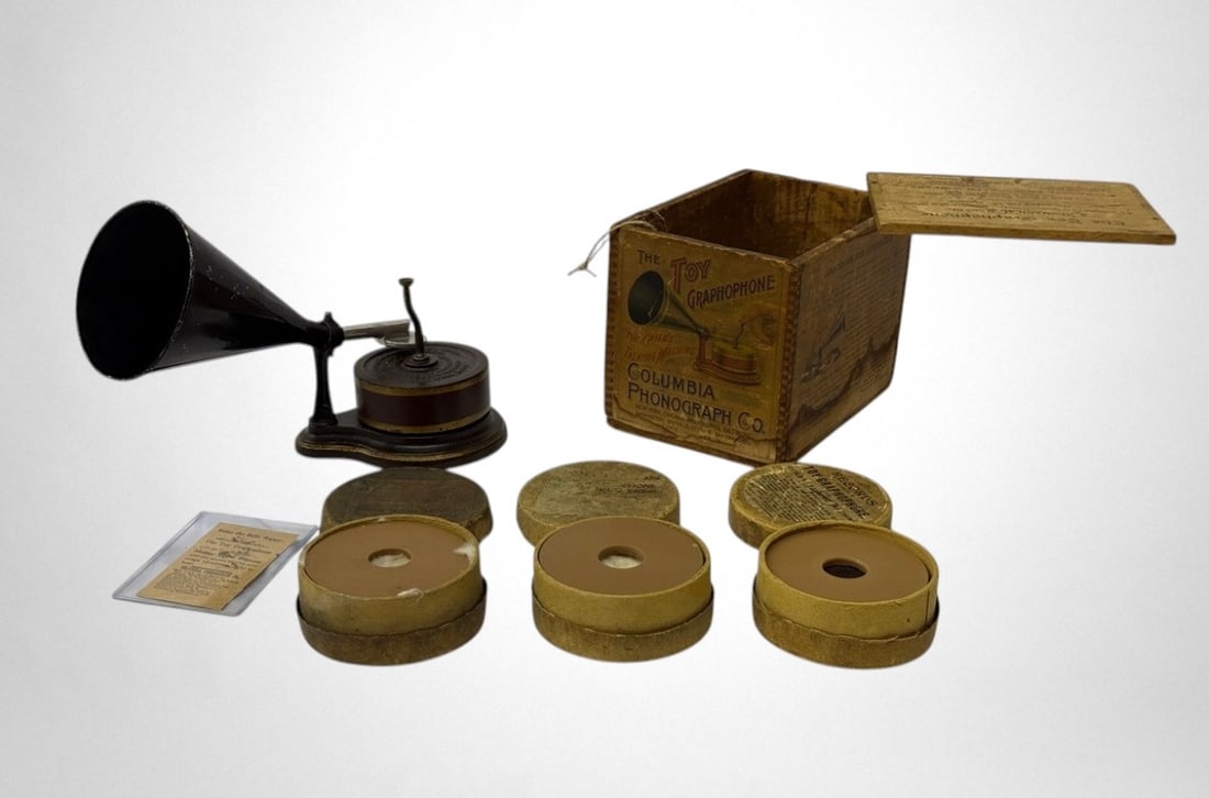 RARE Early Columbia "Toy" Cast Iron Graphophone (1 of 18)
