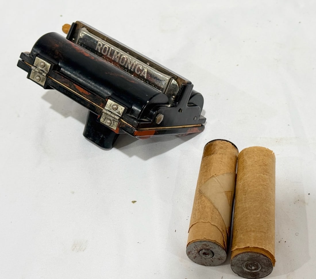 Rolmonica with Rolls: One lot