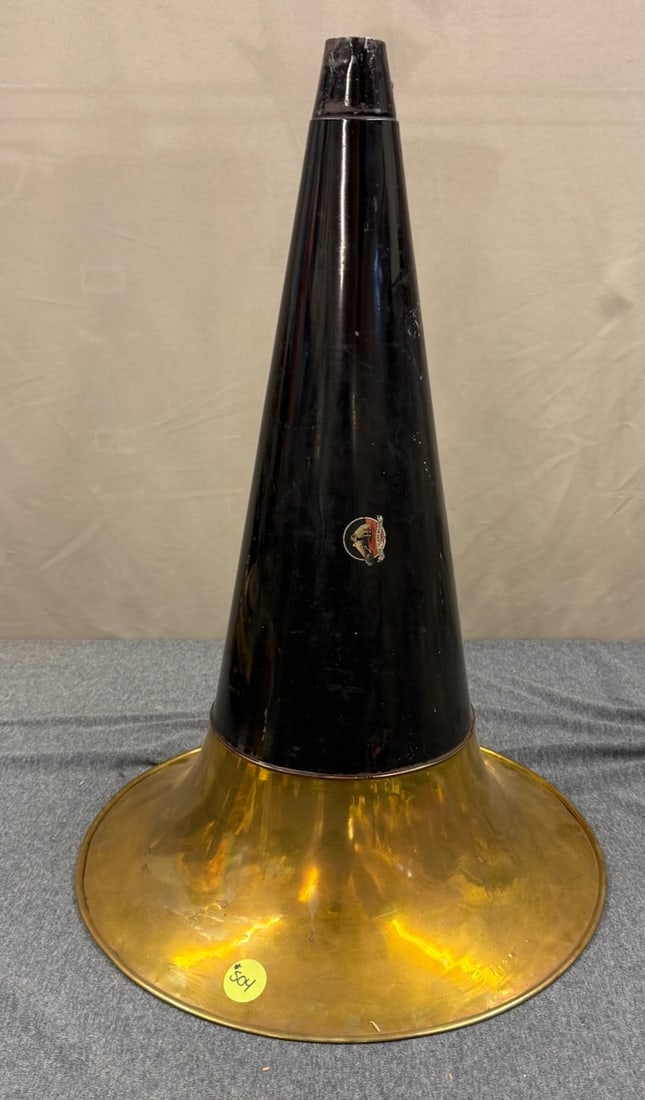 Victor Brass Bell Horn (1 of 3)