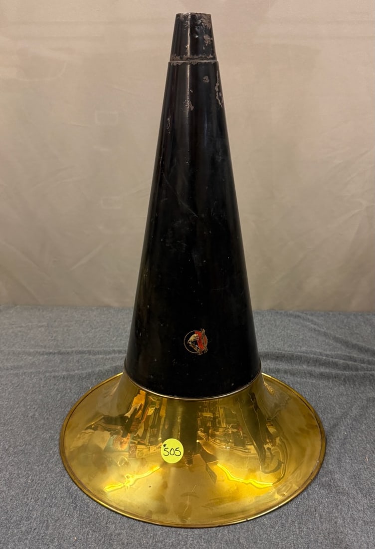 Victor Brass Bell Horn (1 of 2)