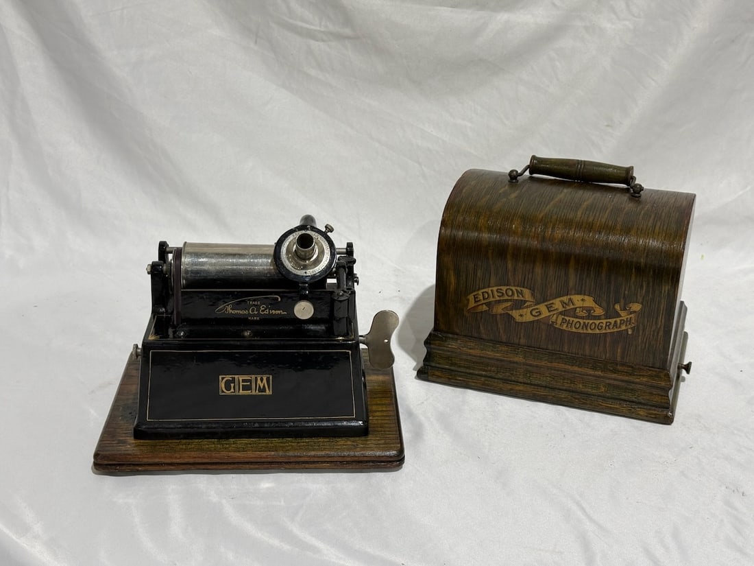 Edison Black Gem Cylinder Phonograph (1 of 4)