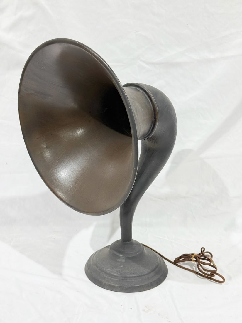 Gooseneck Radio Horn (1 of 2)