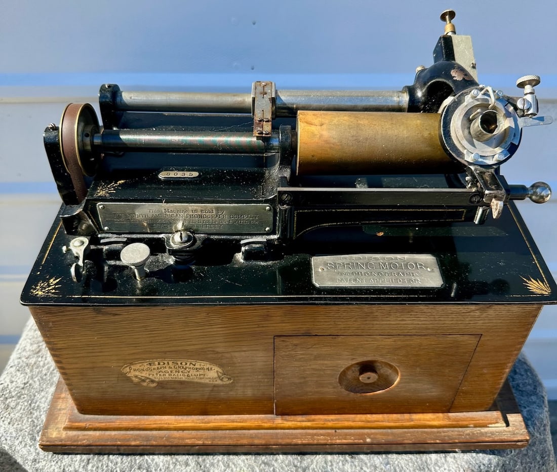 Excellent Edison Peter "Bacigalupi" Spring Motor Phonograph (1 of 8)