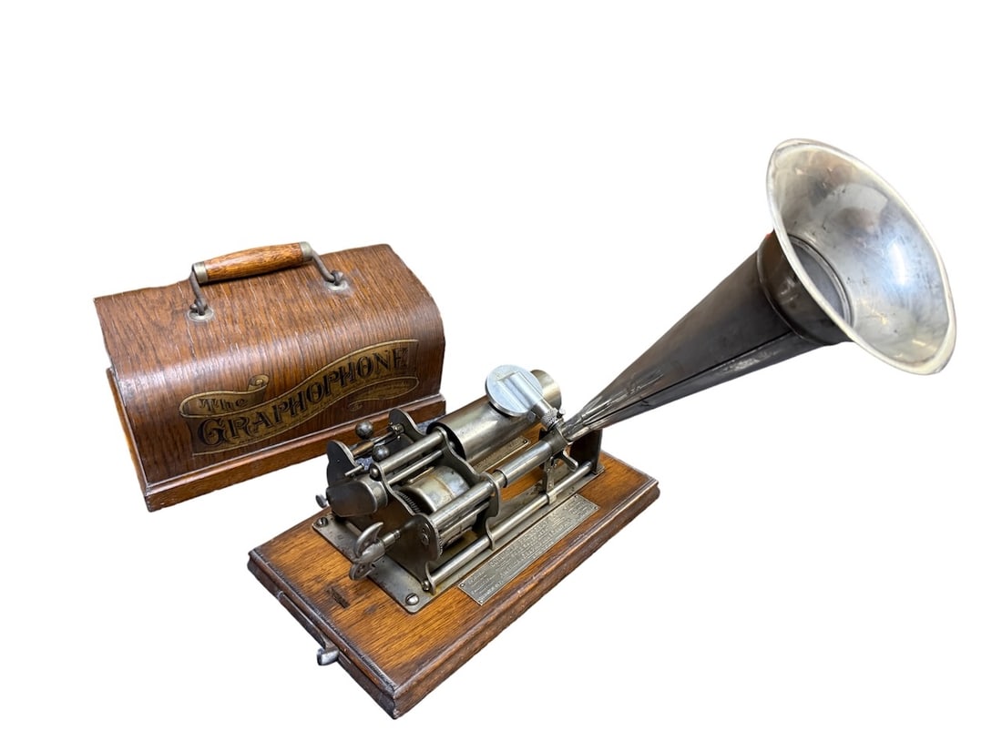 Columbia B Cylinder Phonograph (1 of 3)