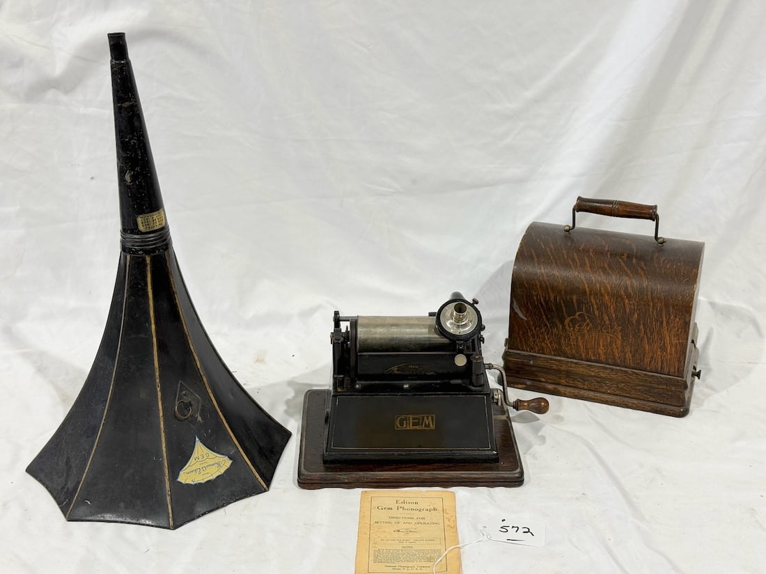 Edison Gem Black Cylinder Phonograph (1 of 4)