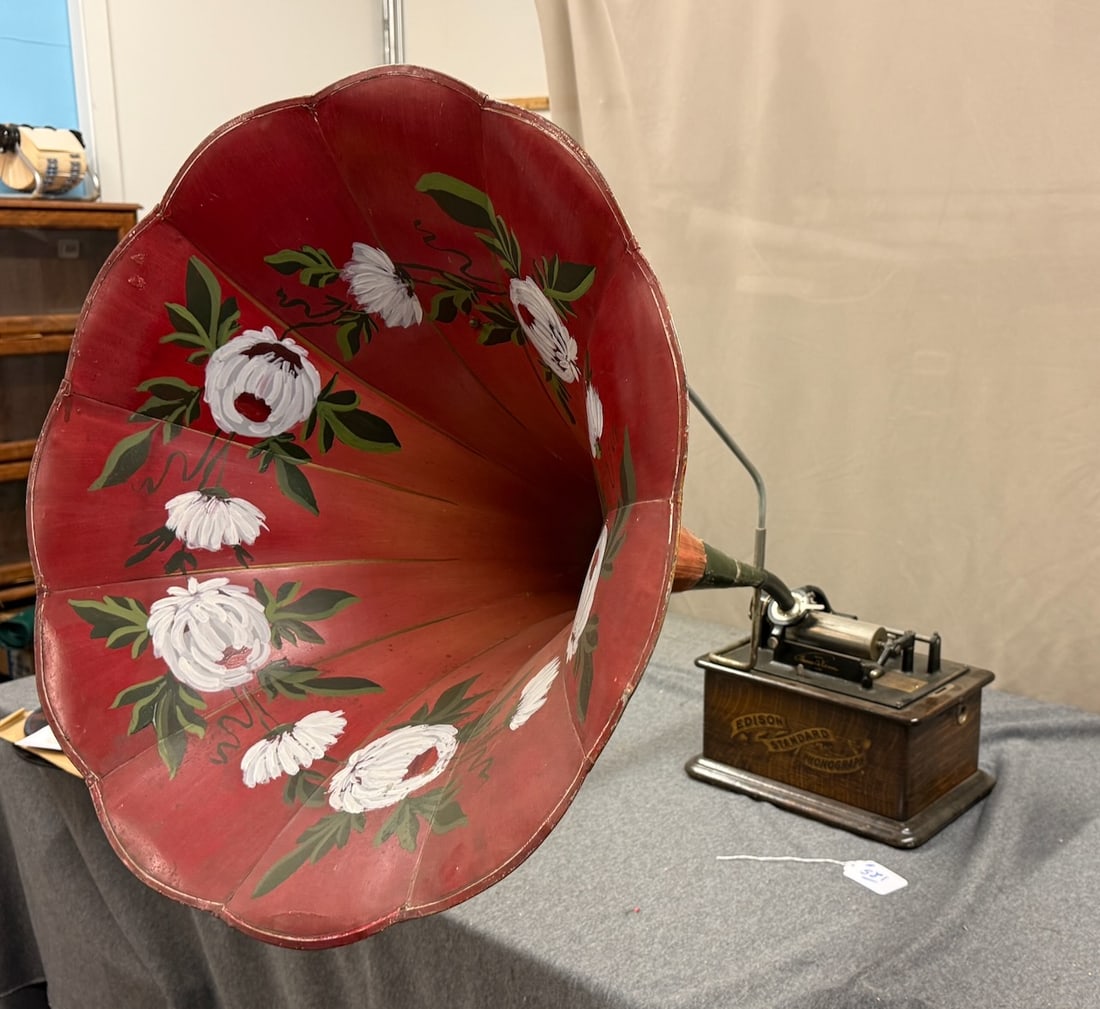 Edison Standard Cylinder phonograph (1 of 2)