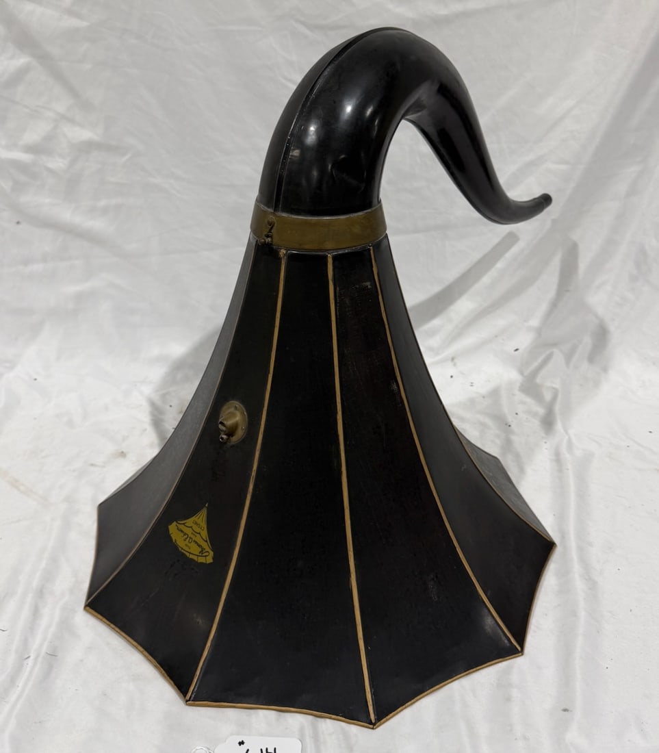 Edison Cygnet No. 10 Phonograph Horn (1 of 2)