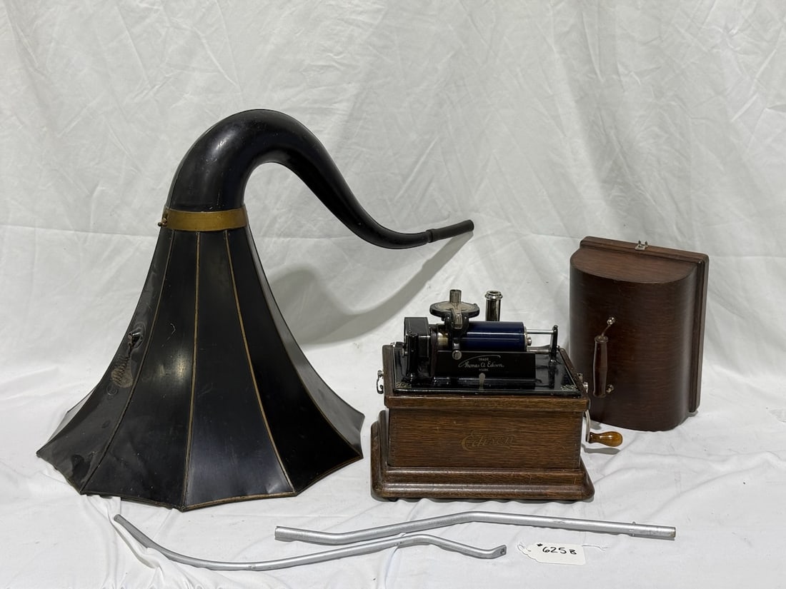 Edison Fireside Cylinder Phonograph (1 of 3)