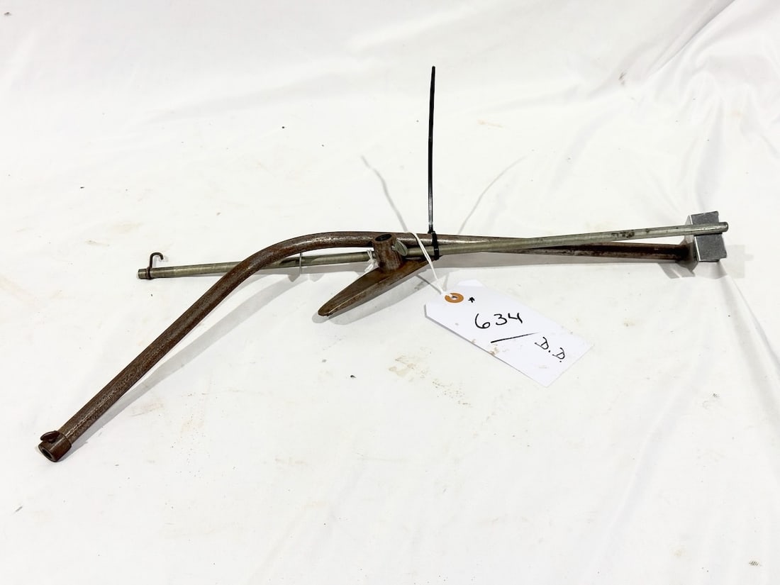 Phonograph Horn Crane (1 of 2)