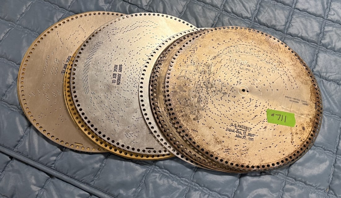 19 Regina 15-1/2" Music Discs: One Lot.