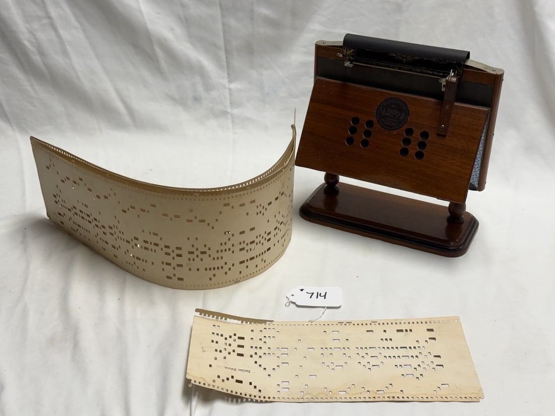 Autophone Table Top Organette (1 of 3)