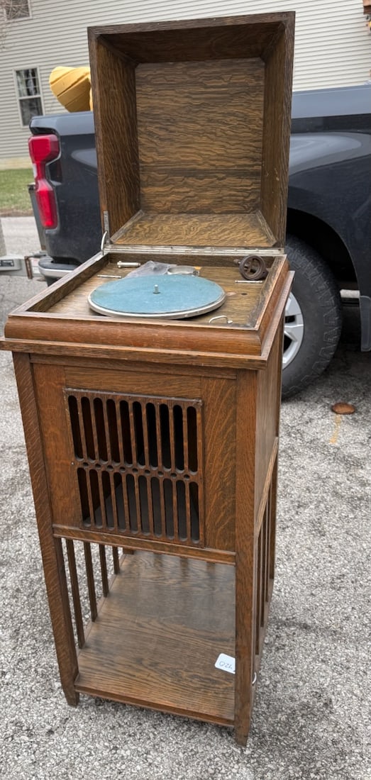 Pollack Cabinet Talking Machine (1 of 2)