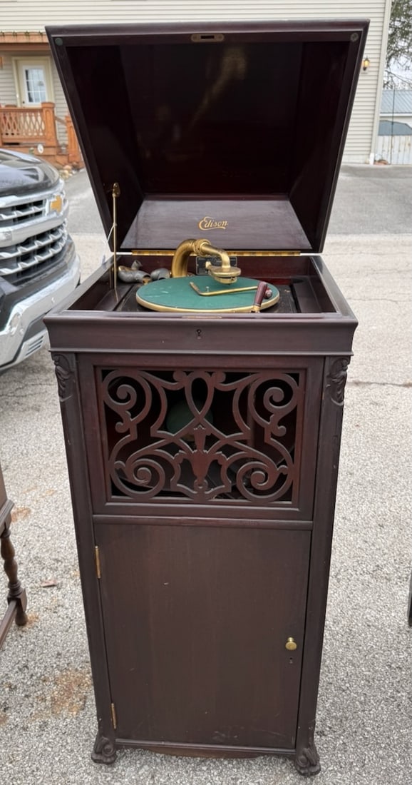 Edison A-250 Diamond Disc Phonograph (1 of 3)