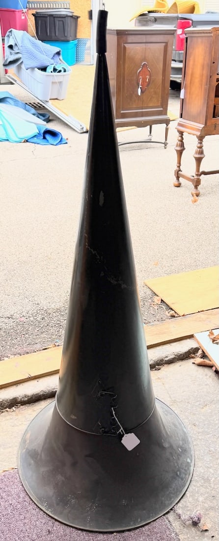 Large Metal Phonograph: The Ray Co., adjustable hanger. 23.5x52" tall