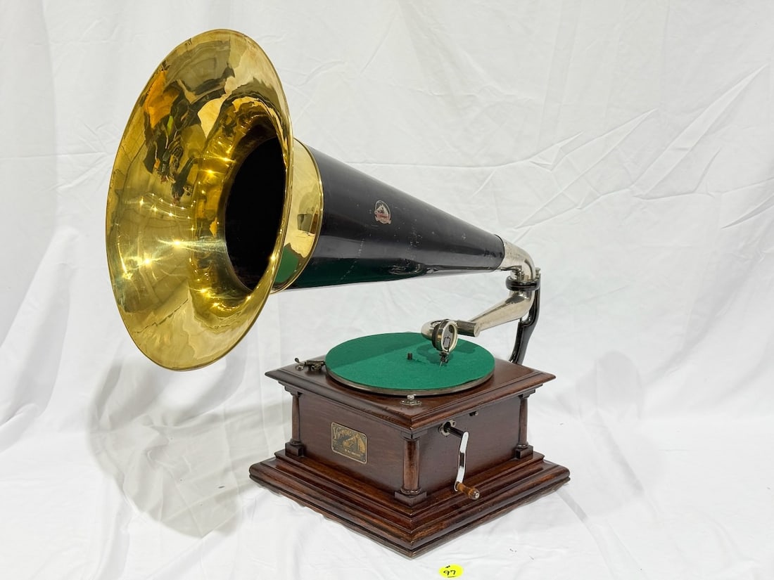 Victor MS Disc Phonograph (1 of 4)