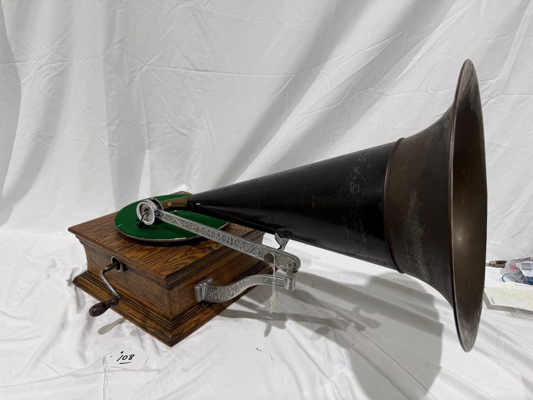 Columbia Front Mount Disc Phonograph (1 of 5)