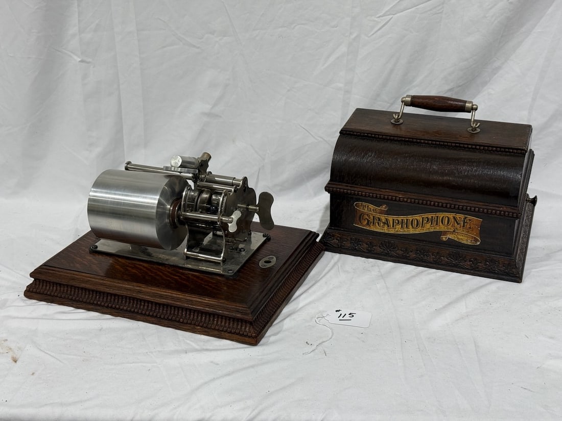 Columbia AB Macdonald Cylinder Phonograph (1 of 3)