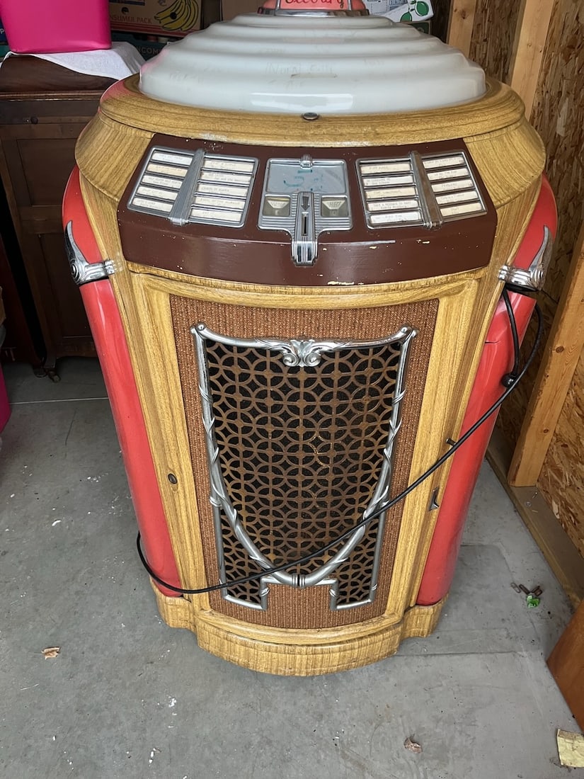 Seeburg Symphonola 148 "Trash Can "Jukebox (1 of 5)
