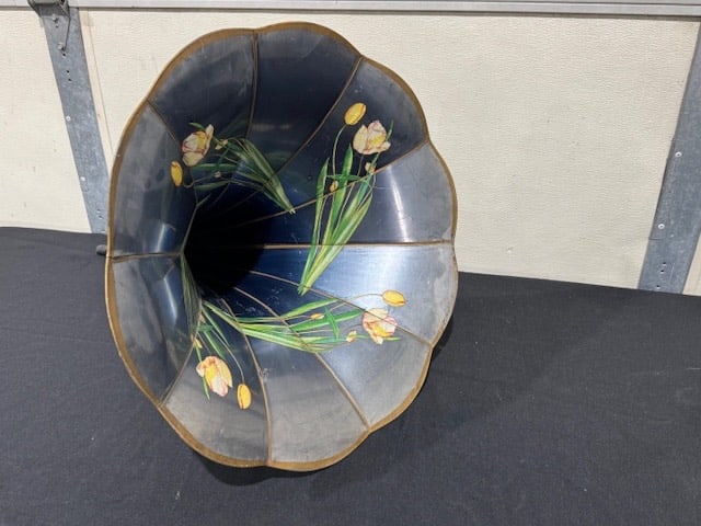 Painted Flowered Phonograph Horn (1 of 1)