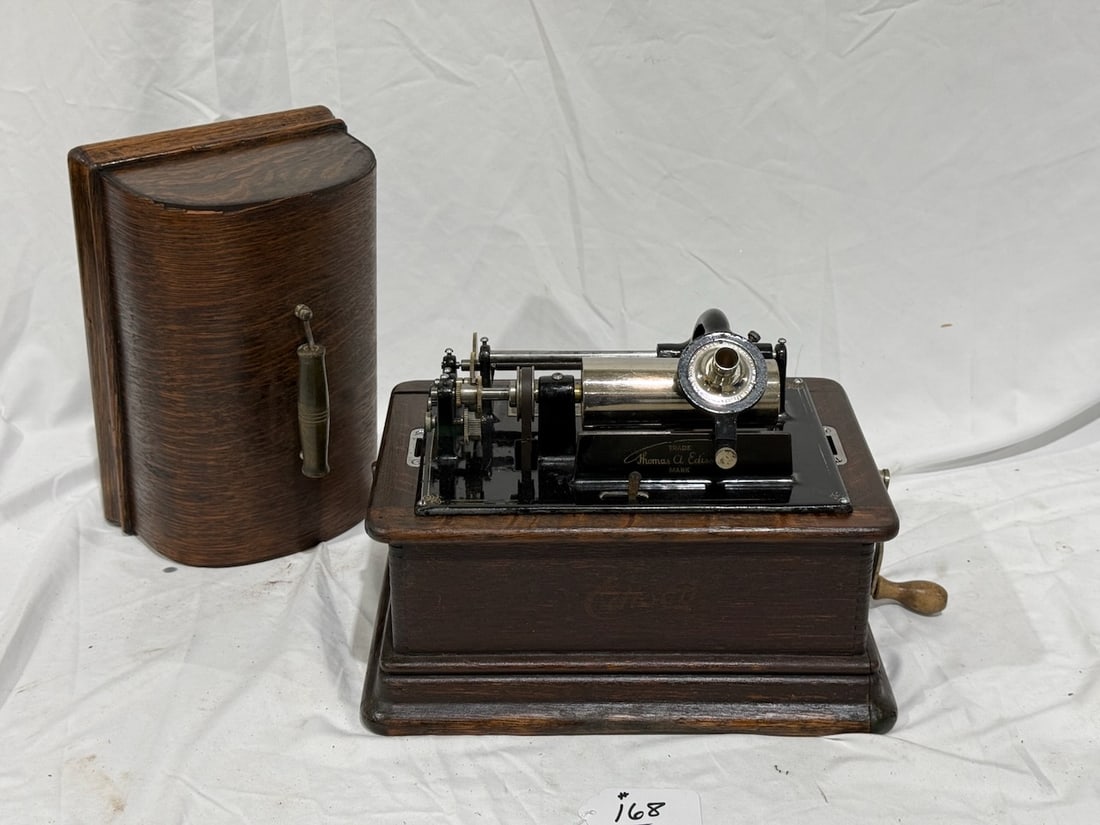 Edison Standard Cylinder Phonograph (1 of 5)