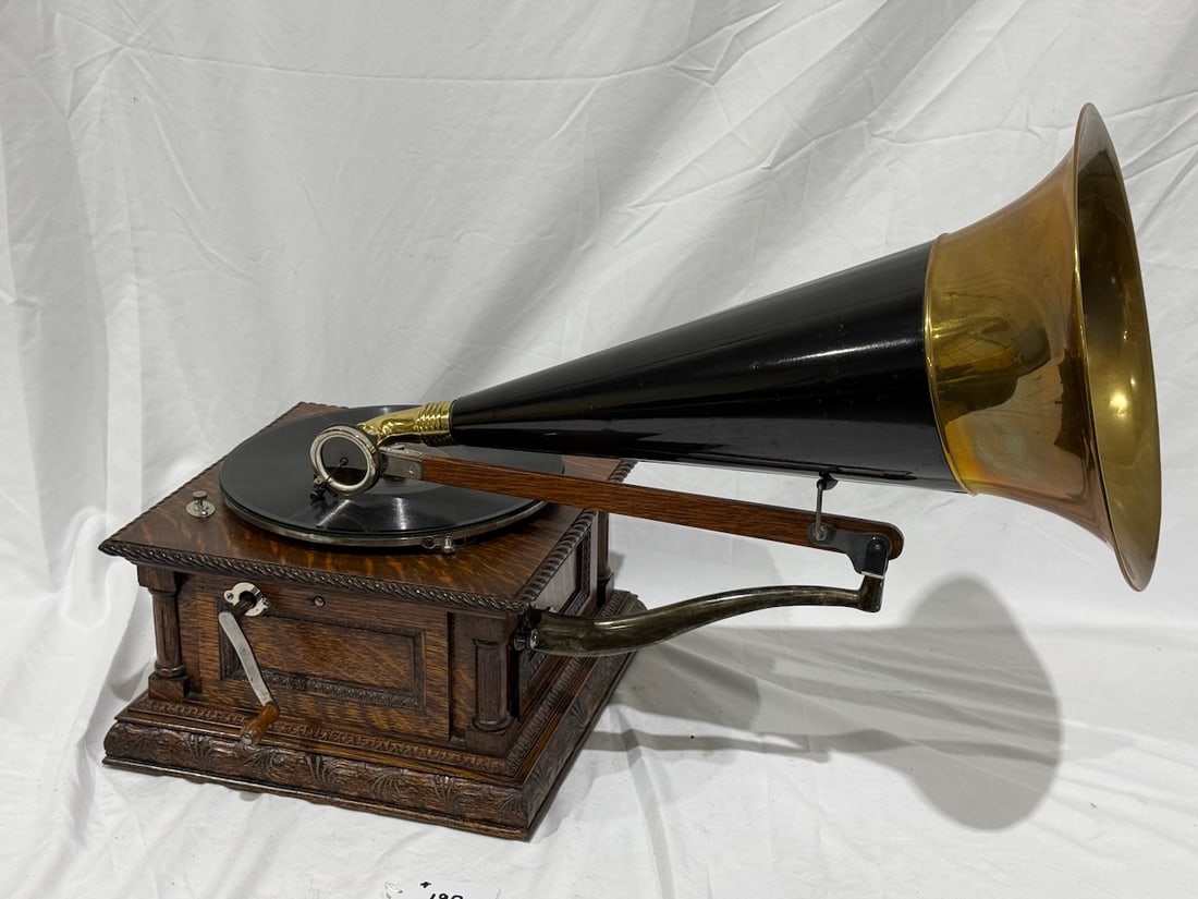 Victor MS Front Mount Disc Phonograph (1 of 5)