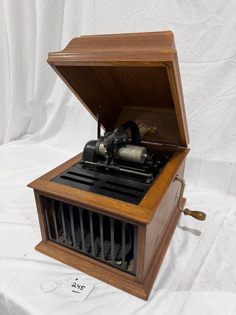 Edison Amberola 30 Cylinder Phonograph (1 of 3)