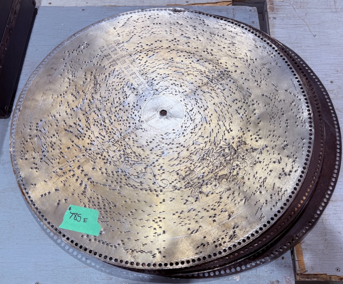 Regina 27" Music Box Discs: One lot.