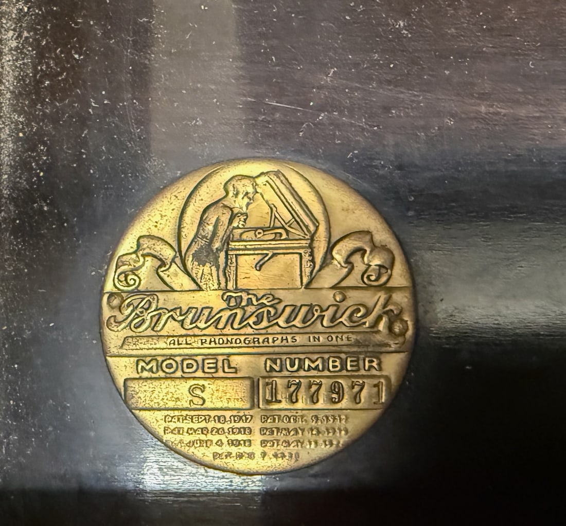 Brunswick Model S Console Phonograph - 3