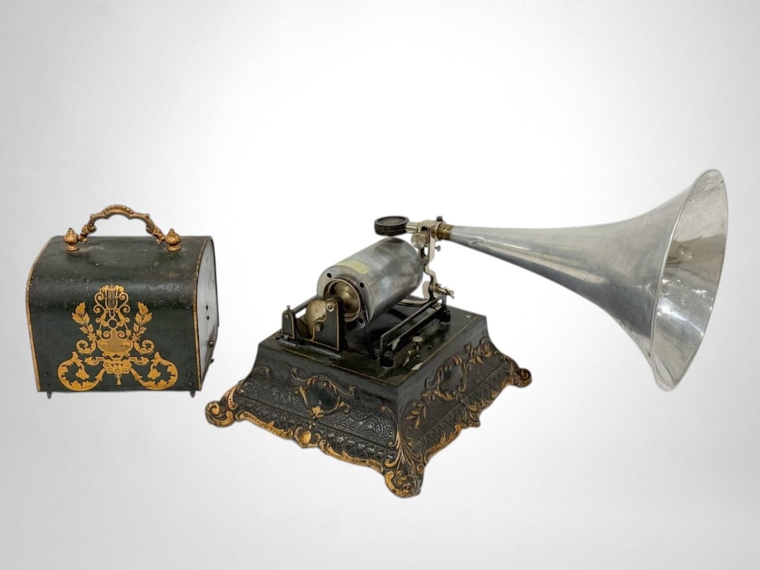 Pathe "LS Menestrel" Cylinder Phonograph (1 of 6)