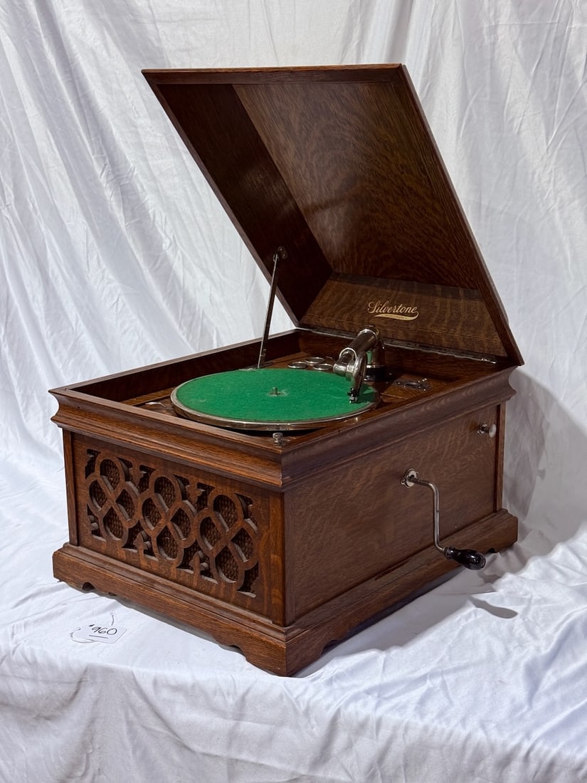 Silvertone Disc phonograph - 2