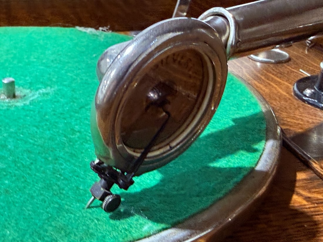 Silvertone Disc phonograph - 3