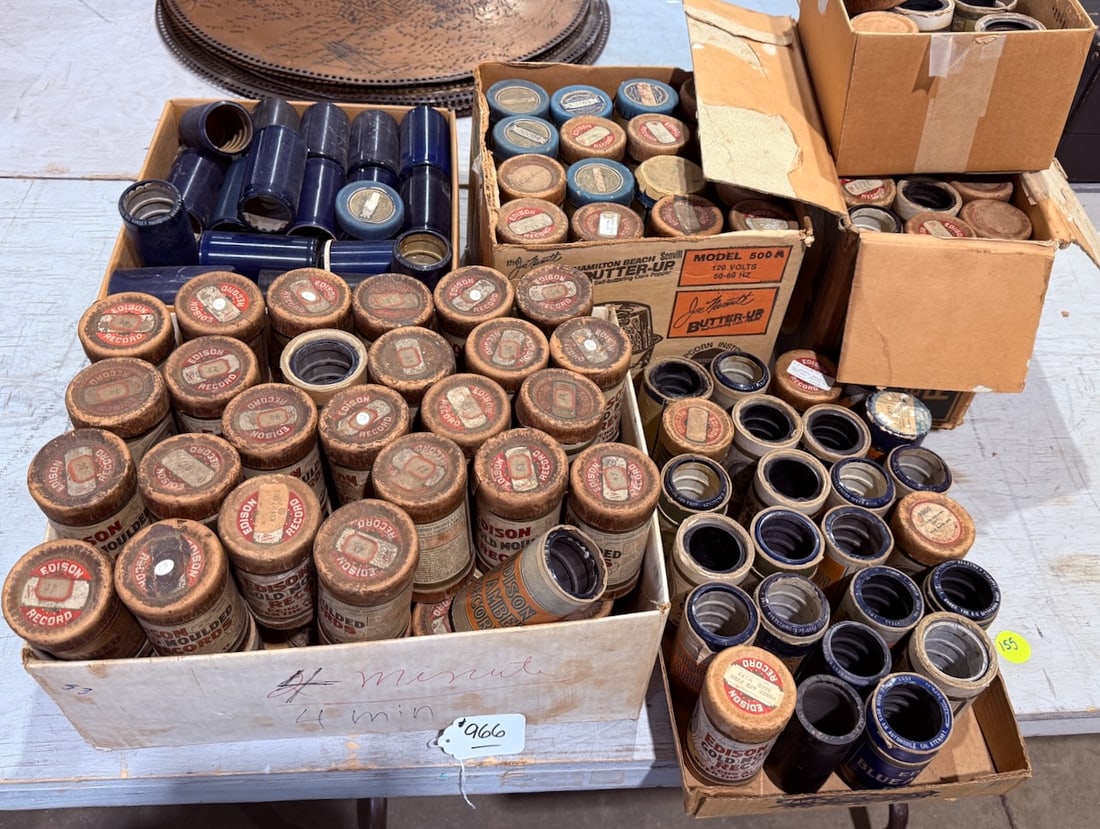 155 Cylinder Records: One lot.