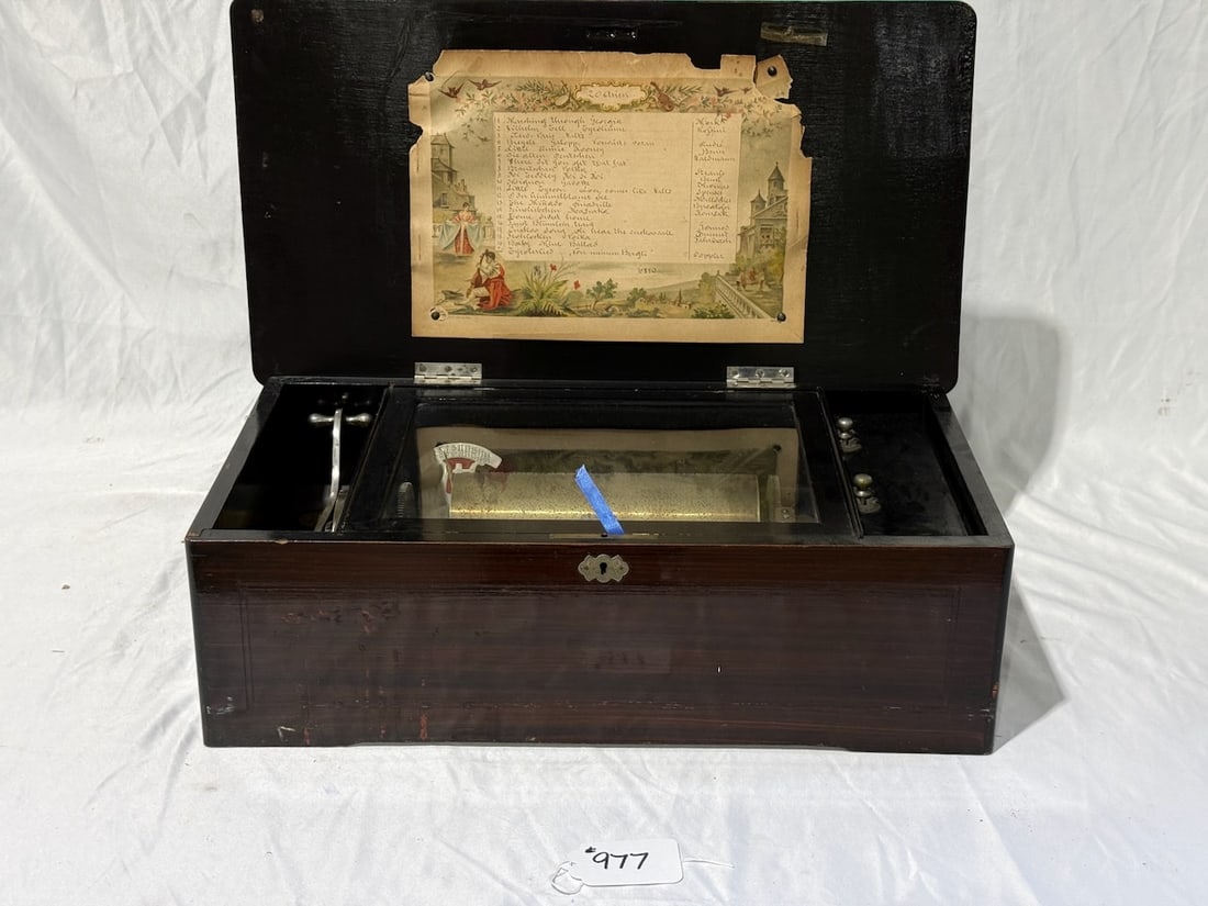 Fat Cylinder Music Box (1 of 7)