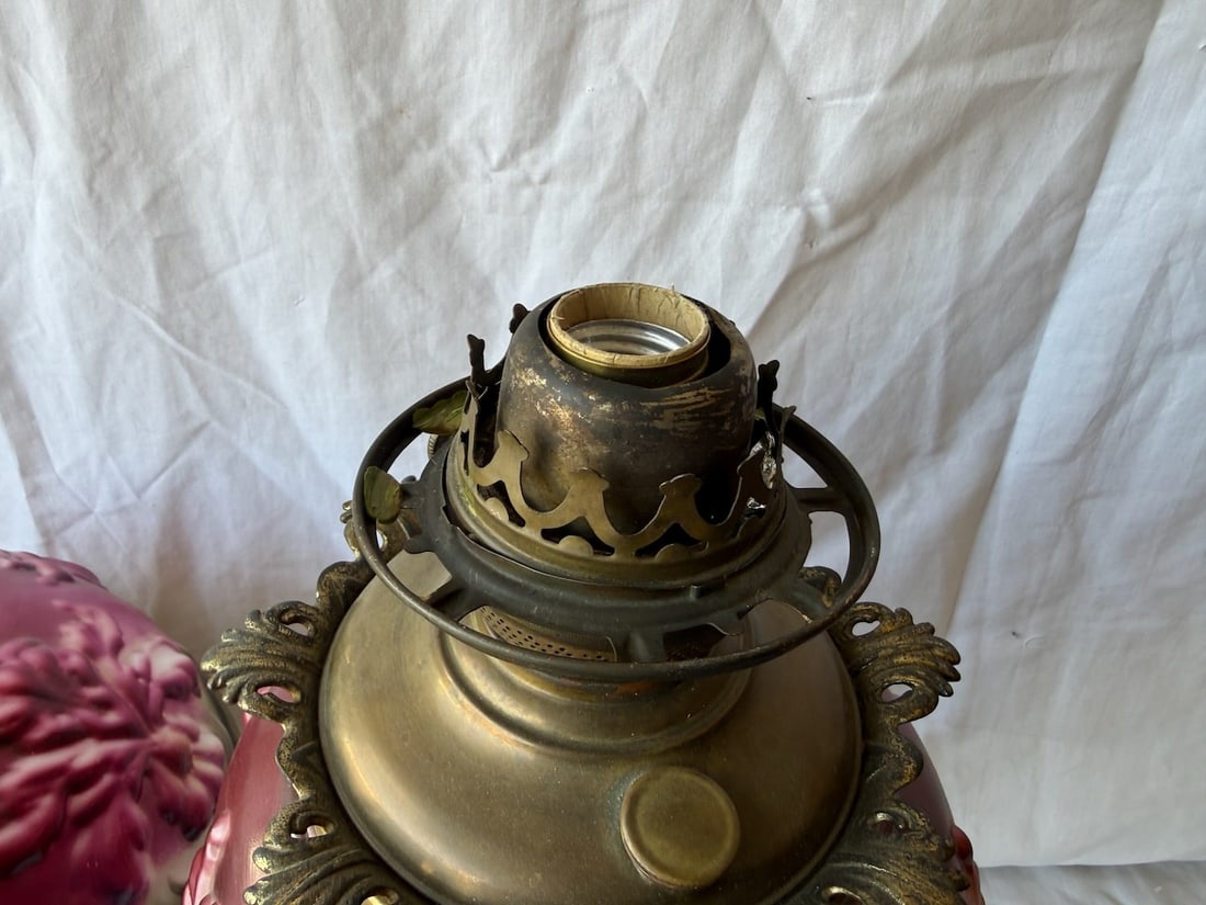 Fantastic Iris Pattern GWTW Lamp - 4