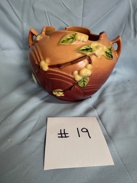 Roseville Snowberry Vase (1 of 1)