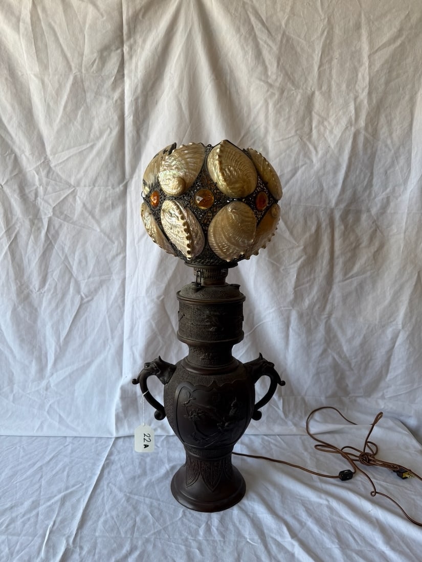 Unusual Bronze Base GWTW Lamp (1 of 7)