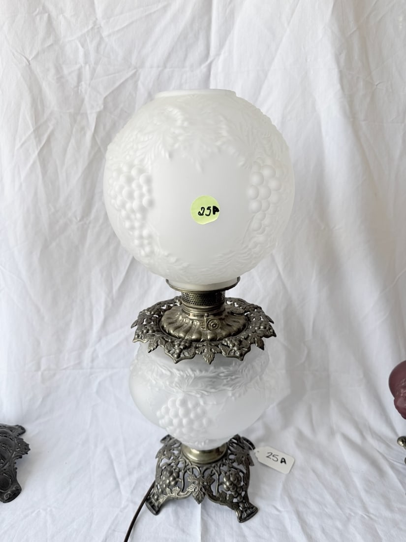 Antique GWTW Lamp (1 of 3)