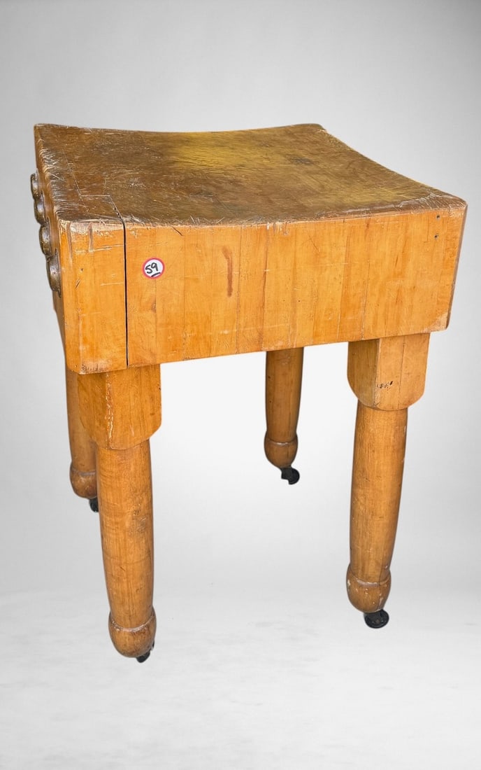 Very Good Antique Butcher Block (1 of 2)