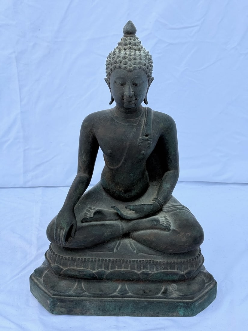 Bronze Thai-style Buddha Statue: 15" x 11" x 5-1/2"