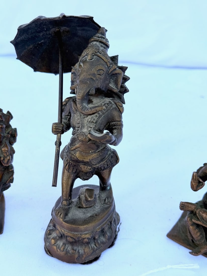 3 Bronze Statues - 4