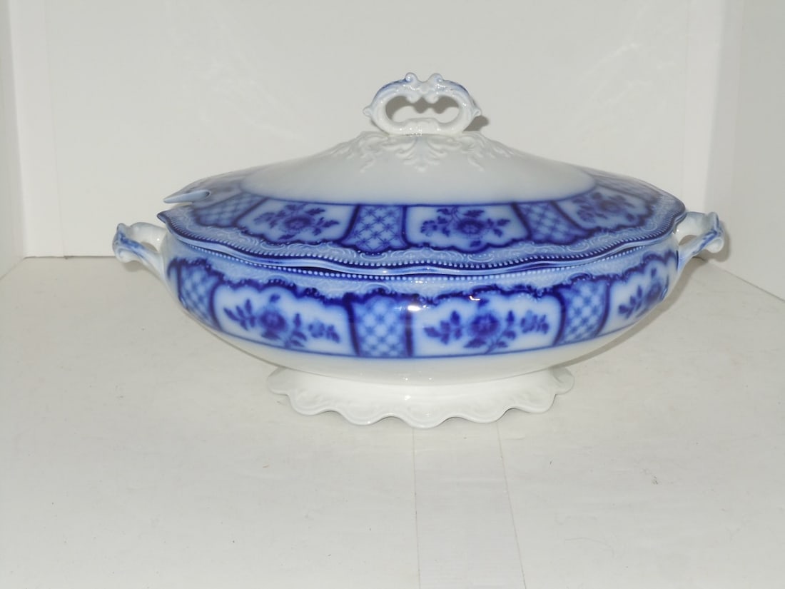 Flow Blue: Melbourne, Soup Tureen w/Lid: Melbourne, (PID # 0736), W. H. Grindley, Circa 1903, see photos