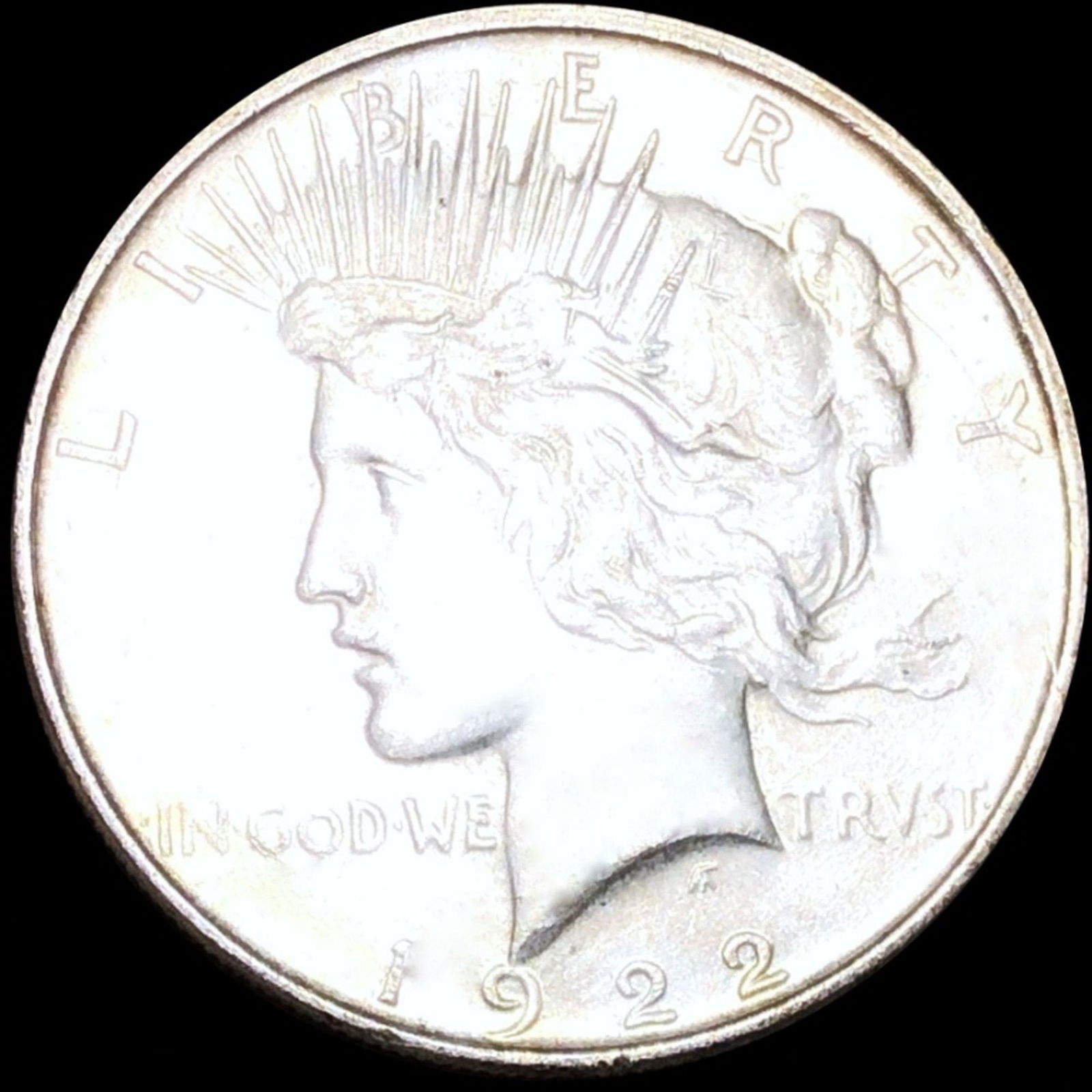 1922-D Silver Peace Dollar NEARLY UNC (1 of 2)