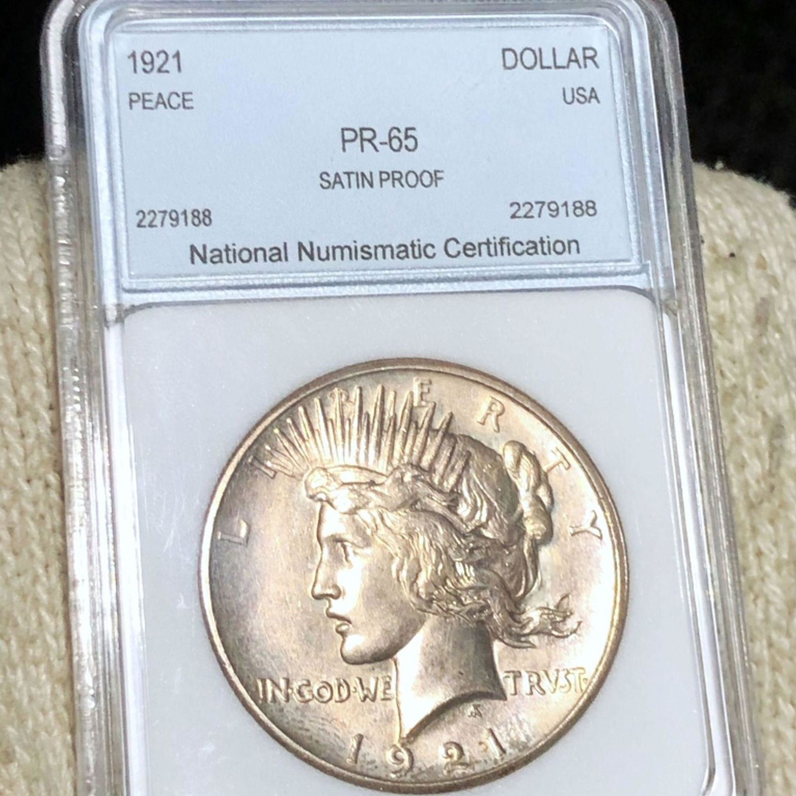 1921 Silver Peace Dollar NNC - PR65 (1 of 2)