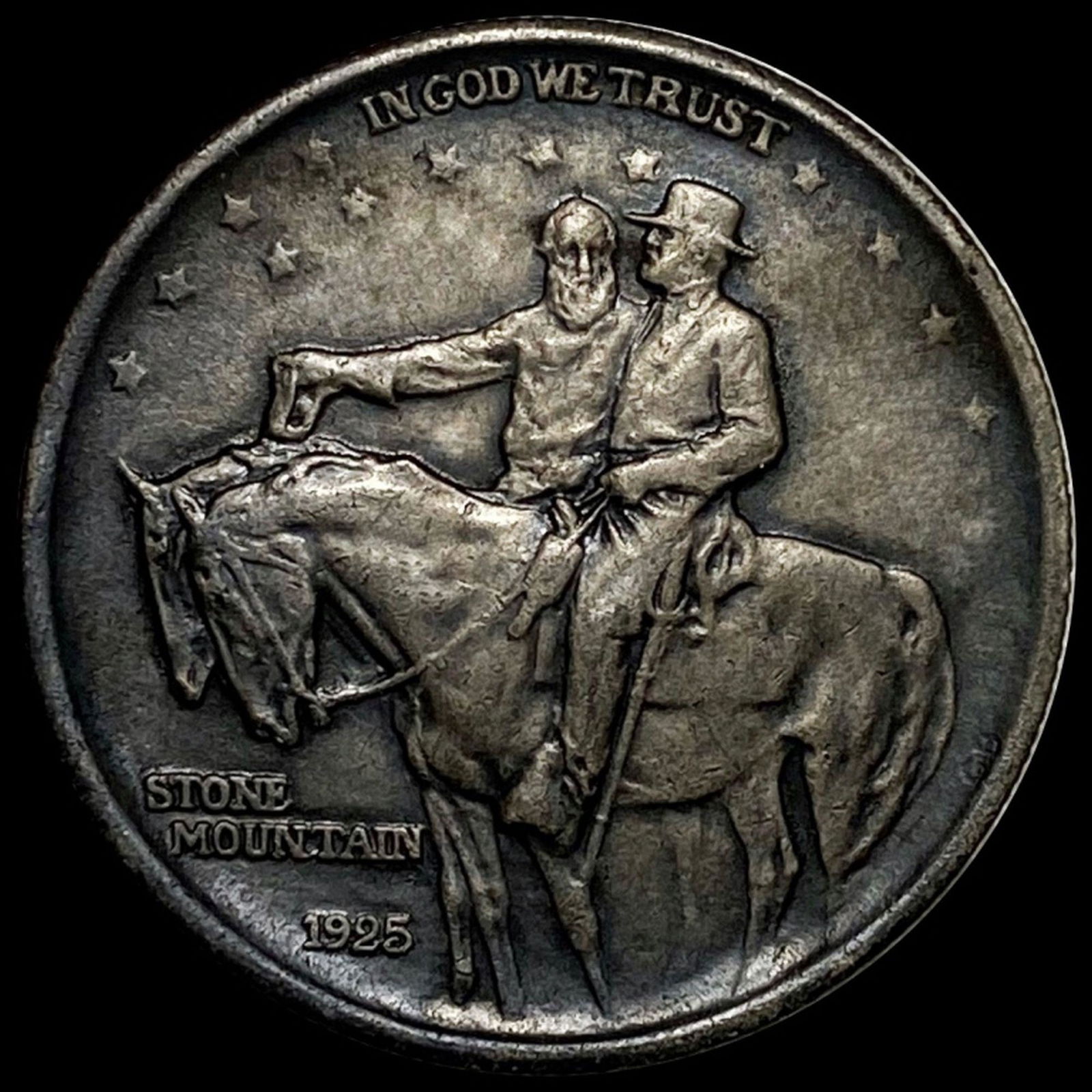 1925 Stone Mountain Half Dollar NEARLY UNC (1 of 2)