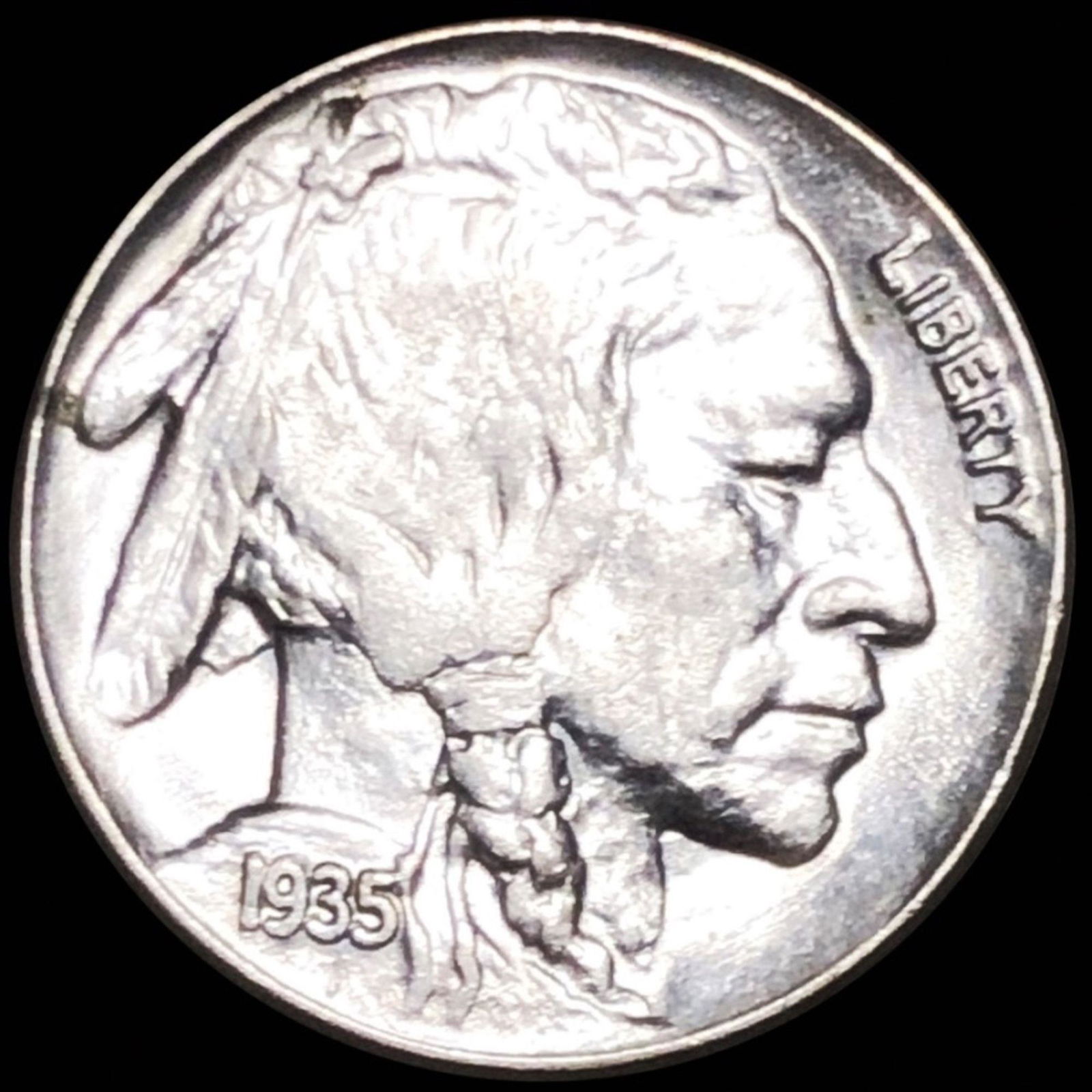 1935 Buffalo Head Nickel NEARLY UNCIRCULATED (1 of 2)