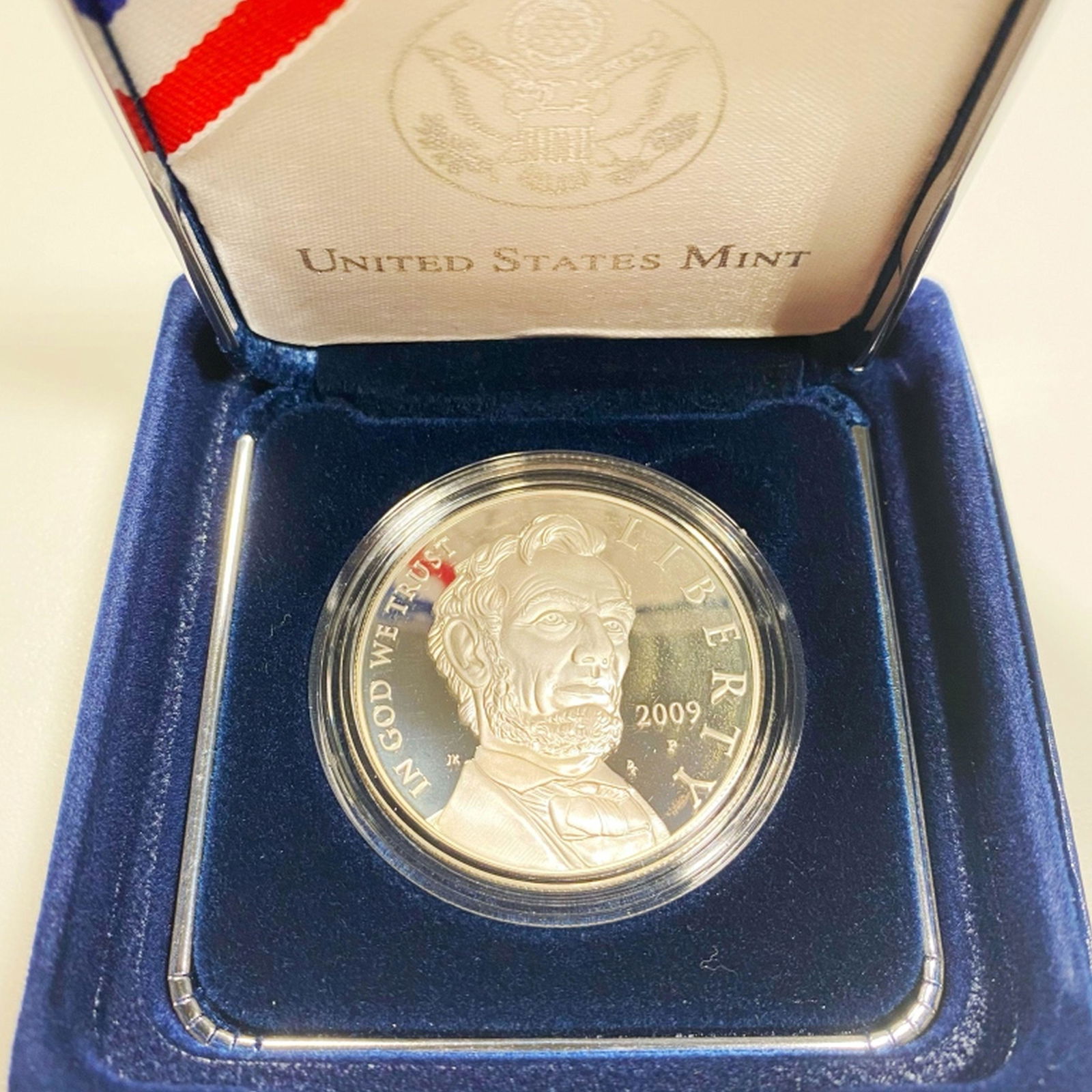 2009 Abraham Lincoln Silver Dollar GEM PROOF (1 of 3)