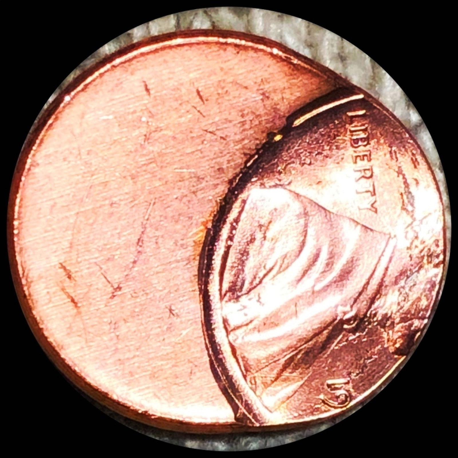 19?? Lincoln Memorial Cent UNC RED 60% OFF-CENTER (1 of 2)