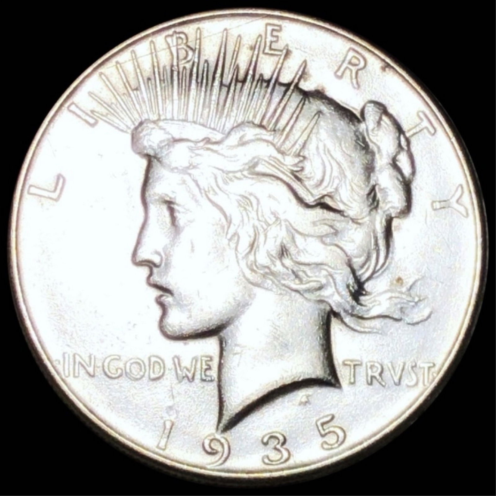 1935 Silver Peace Dollar CLOSELY UNCIRCULATED (1 of 2)