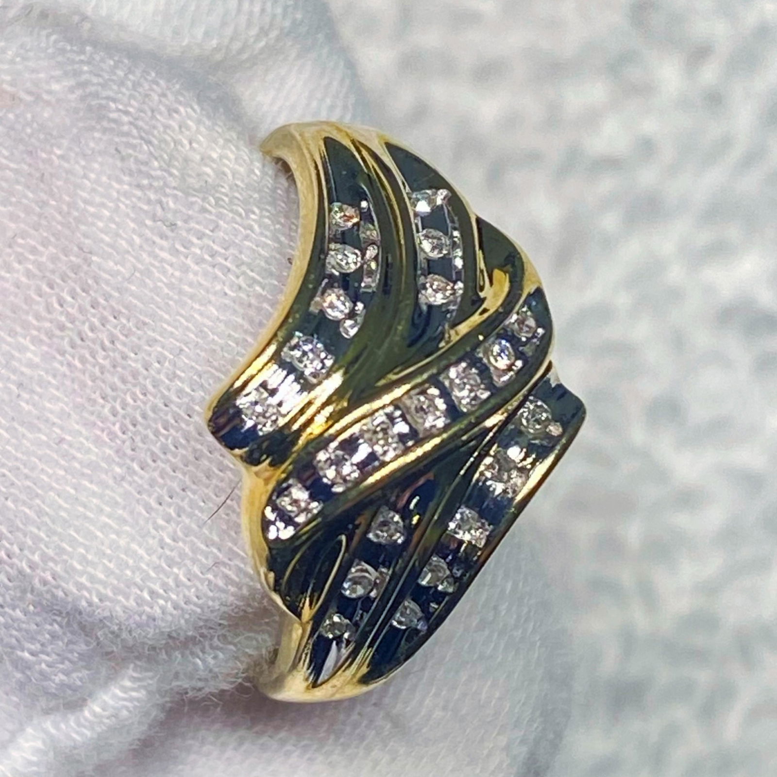 14kt Gold Earrings /w Diamond Lining, 2.5 DWT (1 of 2)